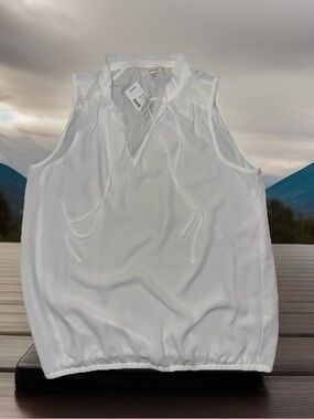 Maurices White Sleeveless Tie-Neck Camisole